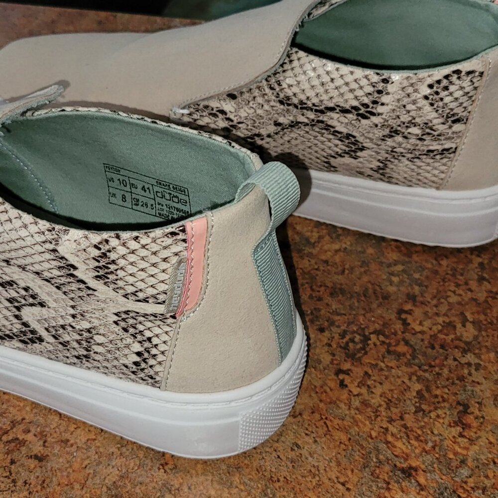 Shoes - Picture 2 of 4